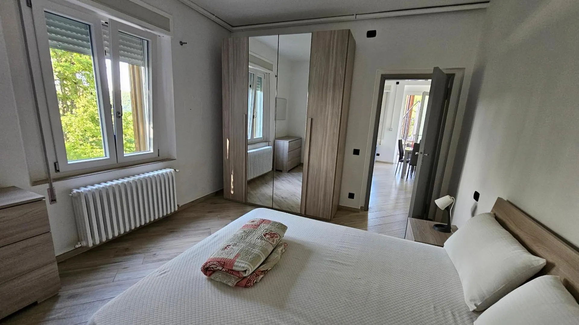 Lina'S Bed And Breakfast 몬테세 아파트